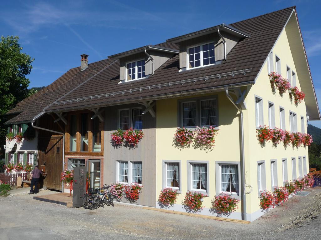 לינה וארוחת בוקר Turbenthal Gastehaus Zum Tulpenbaum מראה חיצוני תמונה